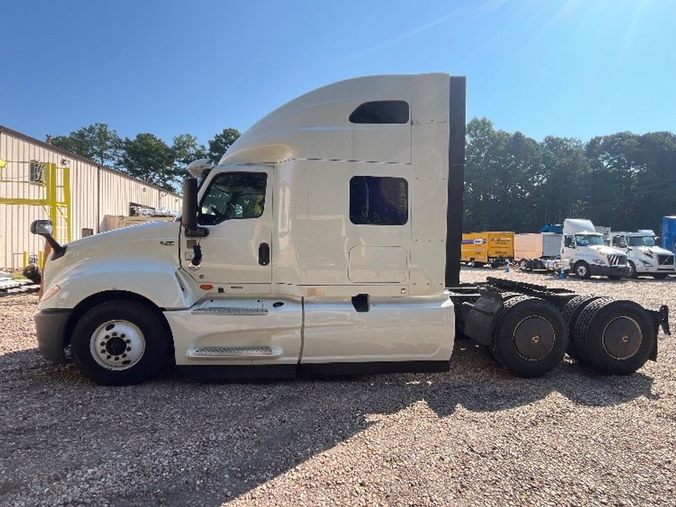 Sleeper Tractor-Heavy Duty Tractors-International-2022-LT625-Phoenix-AZ-421,393\n\t\tmiles-$ 67,750 - Image 4