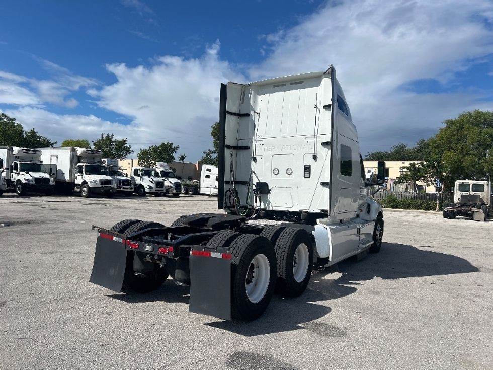 Sleeper Tractor-Heavy Duty Tractors-International-2022-LT625-Pompano Beach-FL-424,393\n\t\tmiles-$ 62,000 - Image 7