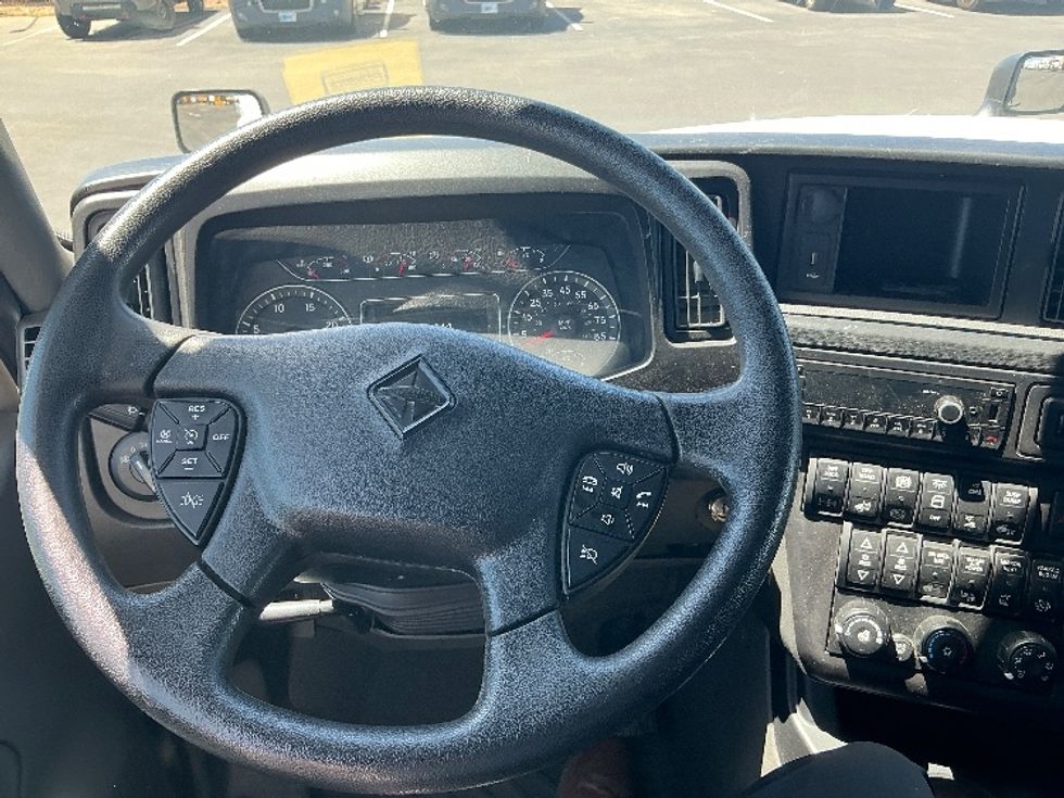 Sleeper Tractor-Heavy Duty Tractors-International-2022-LT625-Prescott Valley-AZ-486,312\n\t\tmiles-$ 37,000 - Image 11