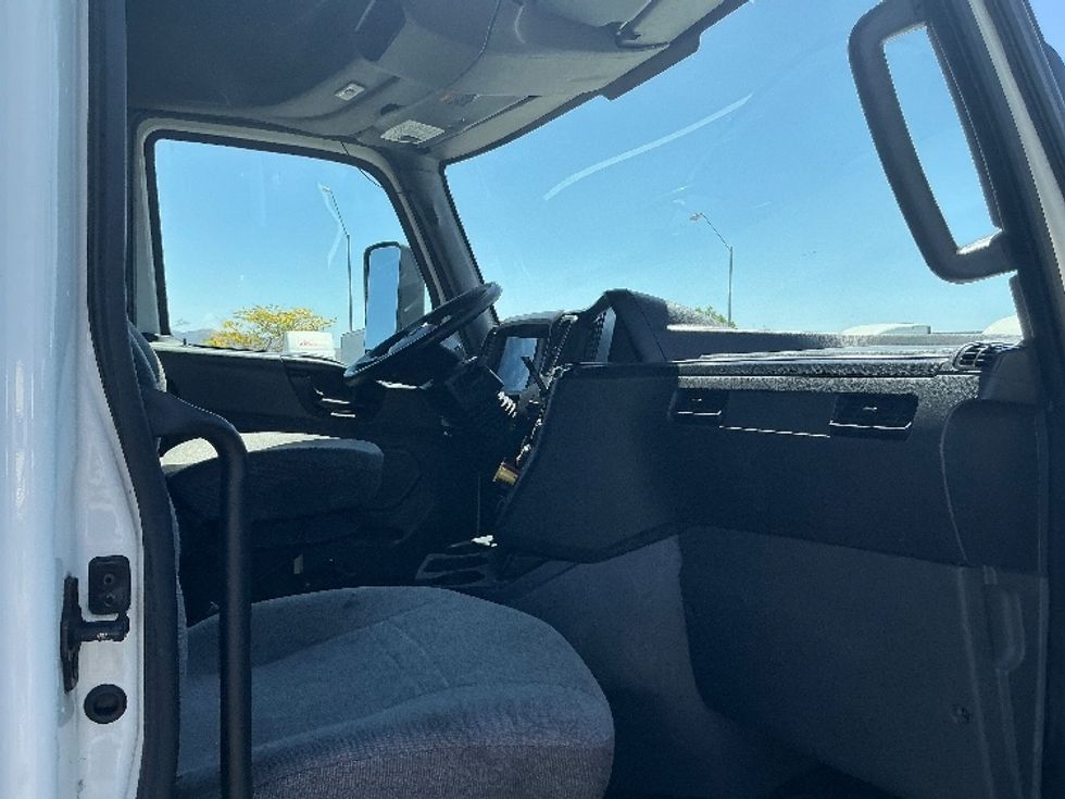 Sleeper Tractor-Heavy Duty Tractors-International-2022-LT625-Prescott Valley-AZ-486,312\n\t\tmiles-$ 37,000 - Image 13
