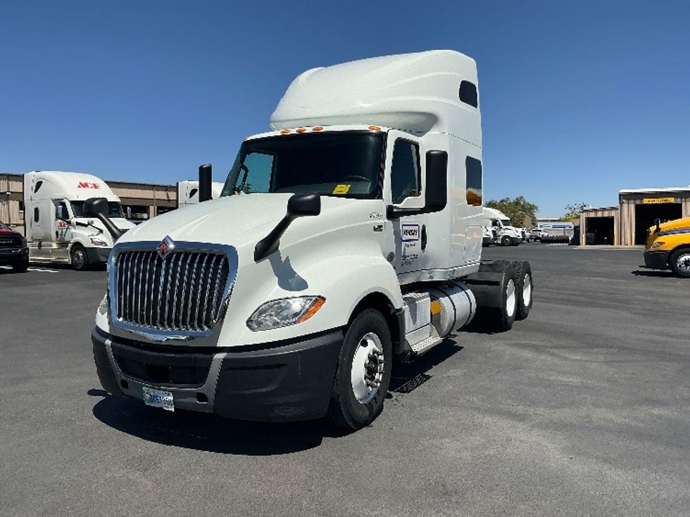 Sleeper Tractor-Heavy Duty Tractors-International-2022-LT625-Prescott Valley-AZ-486,312\n\t\tmiles-$ 37,000 - Image 3