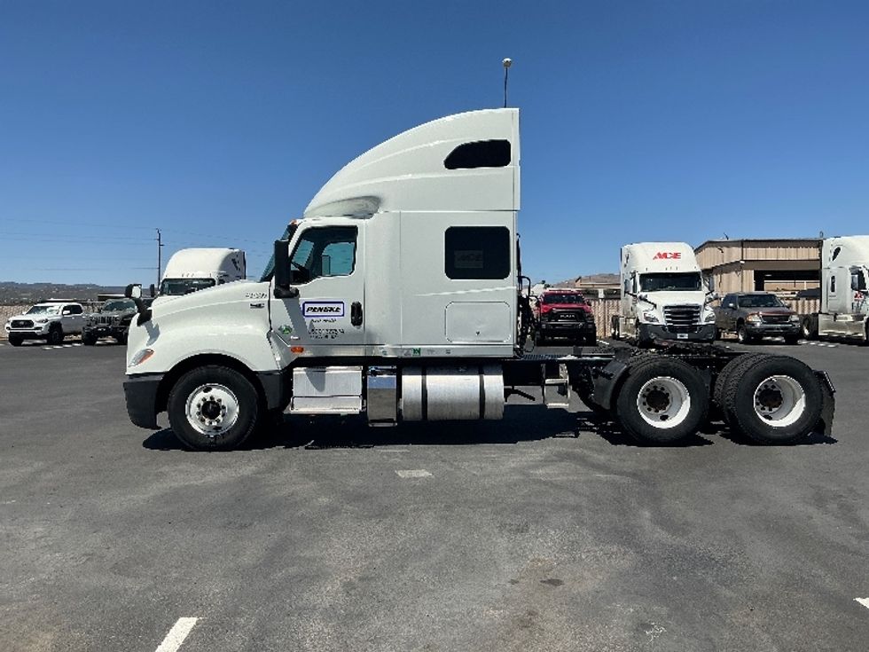 Sleeper Tractor-Heavy Duty Tractors-International-2022-LT625-Prescott Valley-AZ-486,312\n\t\tmiles-$ 37,000 - Image 4