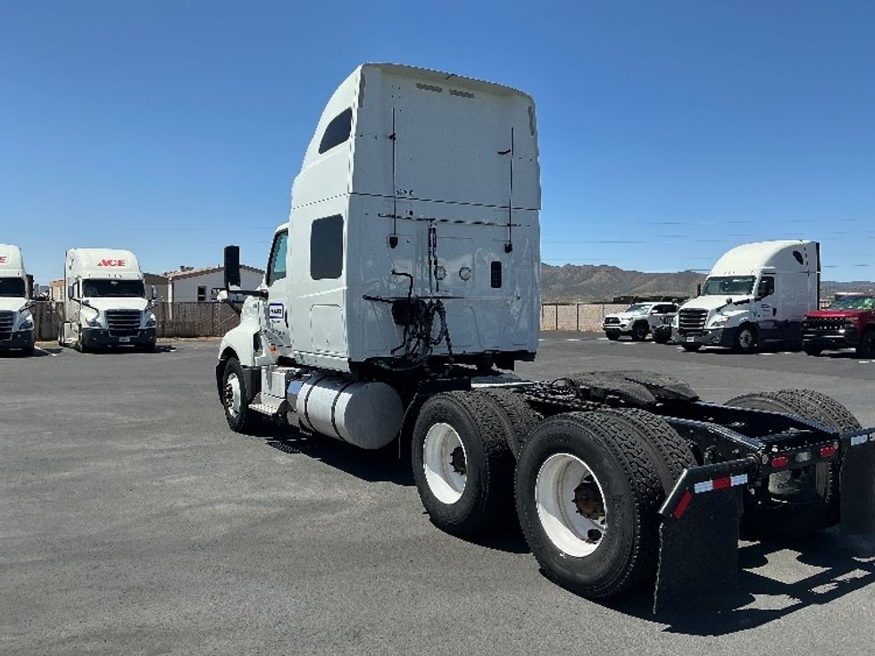 Sleeper Tractor-Heavy Duty Tractors-International-2022-LT625-Prescott Valley-AZ-486,312\n\t\tmiles-$ 37,000 - Image 5