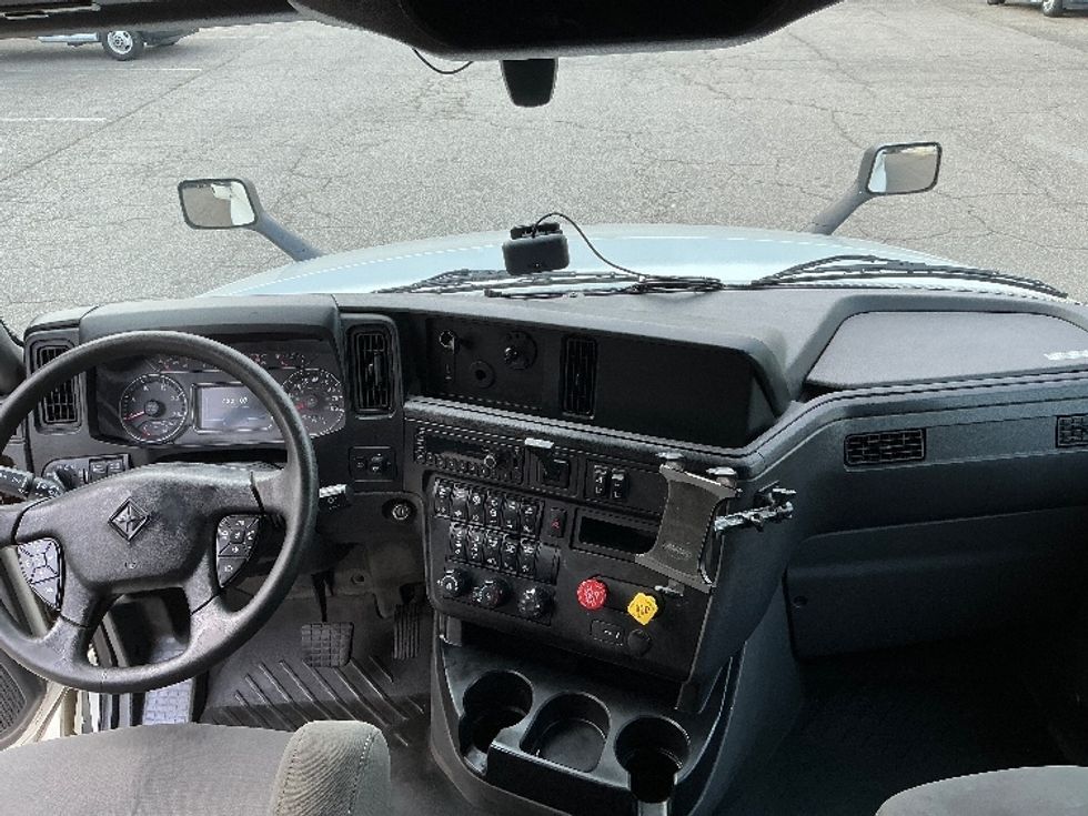 Sleeper Tractor-Heavy Duty Tractors-International-2022-LT625-Prince George-VA-432,108\n\t\tmiles-$ 55,750 - Image 11