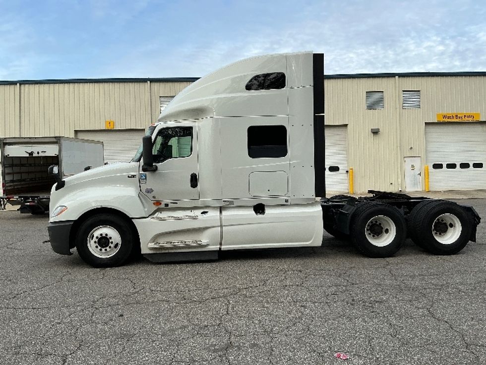 Sleeper Tractor-Heavy Duty Tractors-International-2022-LT625-Prince George-VA-432,108\n\t\tmiles-$ 55,750 - Image 4