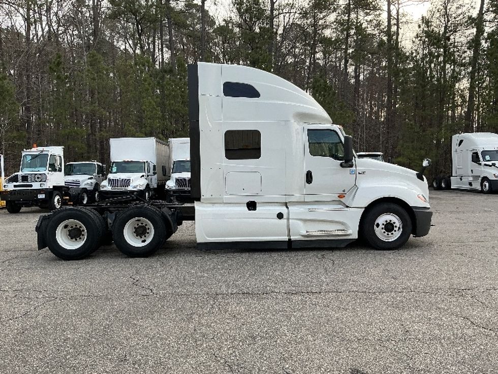 Sleeper Tractor-Heavy Duty Tractors-International-2022-LT625-Prince George-VA-432,108\n\t\tmiles-$ 55,750 - Image 8