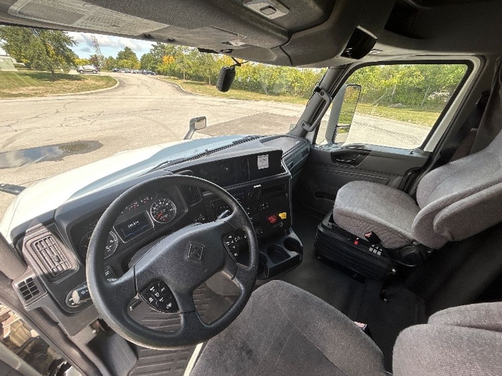 Sleeper Tractor-Heavy Duty Tractors-International-2022-LT625-Rochester-NY-292,514\n\t\tmiles-$ 73,250 - Image 10