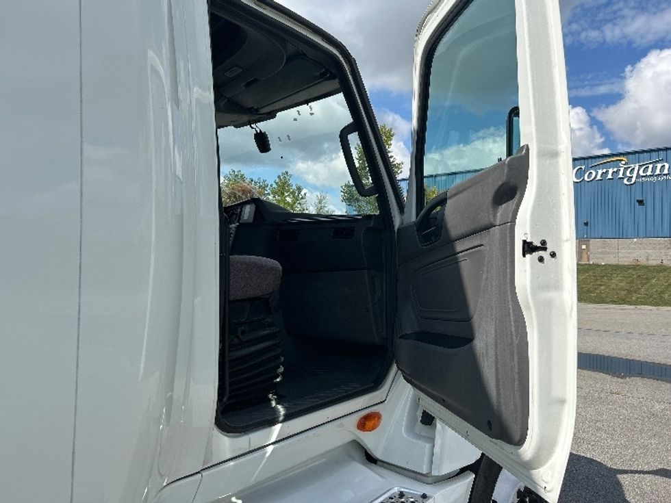 Sleeper Tractor-Heavy Duty Tractors-International-2022-LT625-Rochester-NY-292,514\n\t\tmiles-$ 73,250 - Image 13