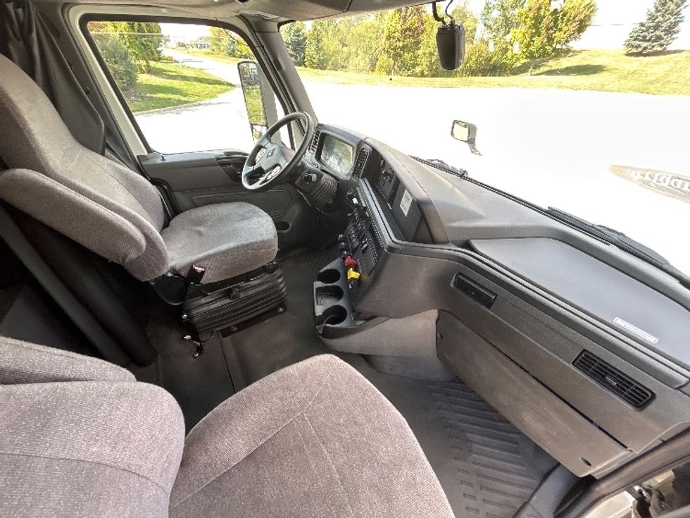 Sleeper Tractor-Heavy Duty Tractors-International-2022-LT625-Rochester-NY-292,514\n\t\tmiles-$ 73,250 - Image 15