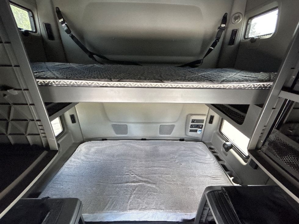 Sleeper Tractor-Heavy Duty Tractors-International-2022-LT625-Rochester-NY-292,514\n\t\tmiles-$ 73,250 - Image 16