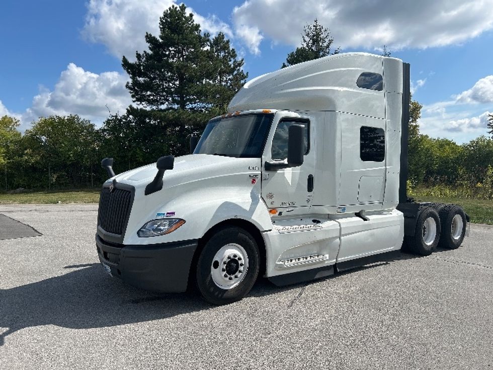 2022 International LT625 LT photo 3