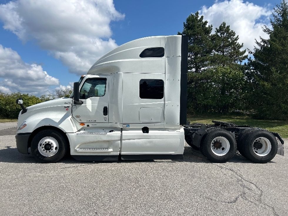 2022 International LT625 LT photo 4