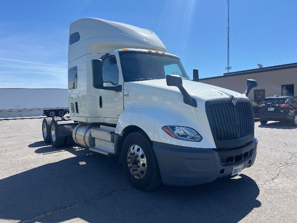 Sleeper Tractor-Heavy Duty Tractors-International-2022-LT625-Rochester-NY-595,969\n\t\tmiles-$ 28,750 - Image 1