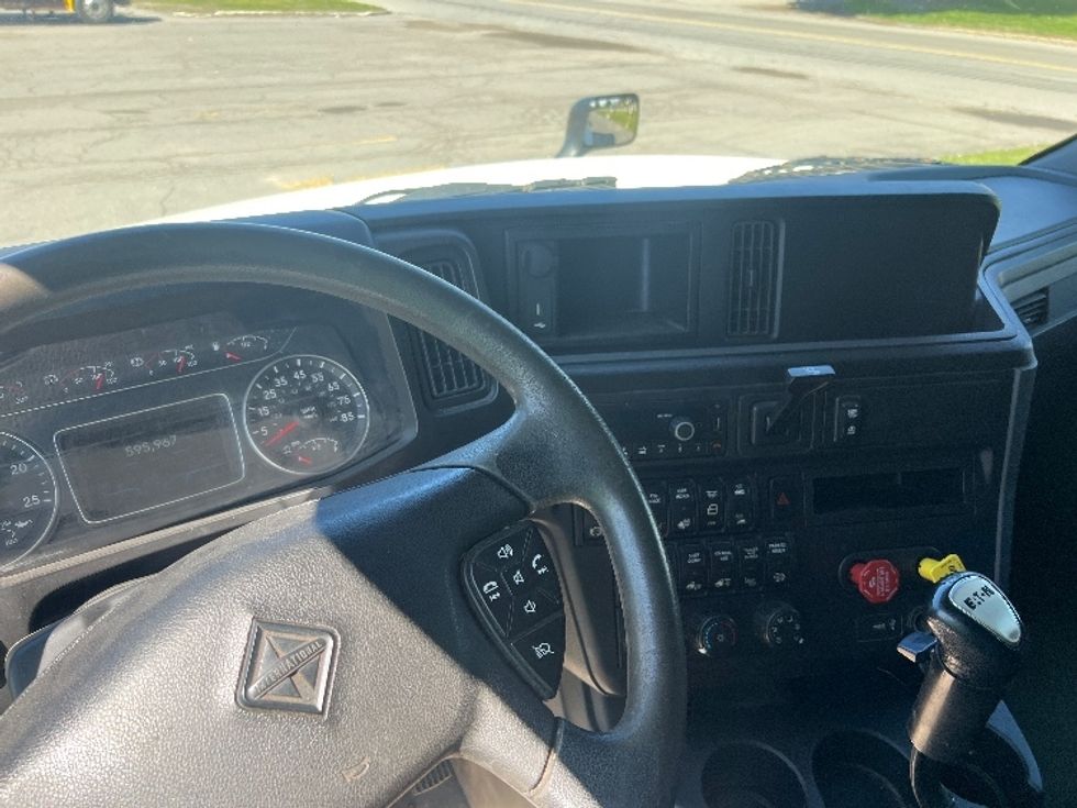 Sleeper Tractor-Heavy Duty Tractors-International-2022-LT625-Rochester-NY-595,969\n\t\tmiles-$ 28,750 - Image 10