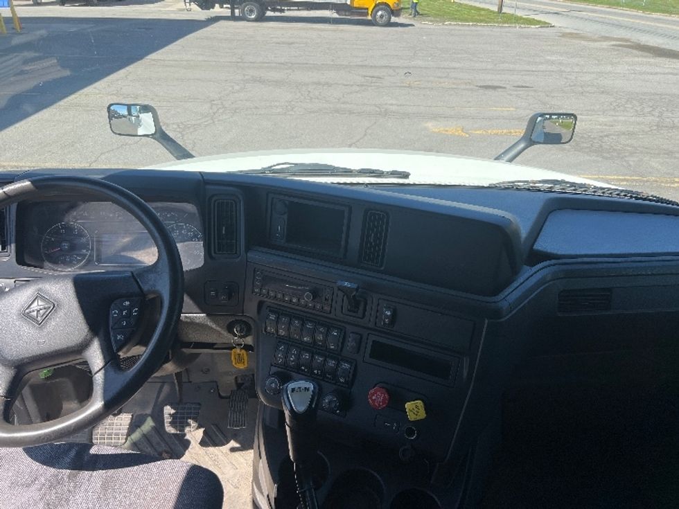 Sleeper Tractor-Heavy Duty Tractors-International-2022-LT625-Rochester-NY-595,969\n\t\tmiles-$ 28,750 - Image 12