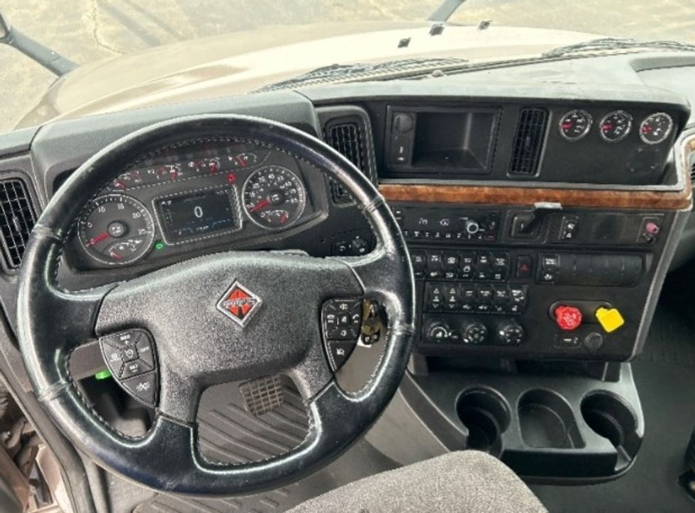 Sleeper Tractor-Heavy Duty Tractors-International-2022-LT625-Rothschild-WI-287,176\n\t\tmiles-$ 69,250 - Image 11