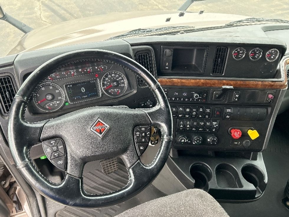 Sleeper Tractor-Heavy Duty Tractors-International-2022-LT625-Rothschild-WI-298,040\n\t\tmiles-$ 71,500 - Image 11