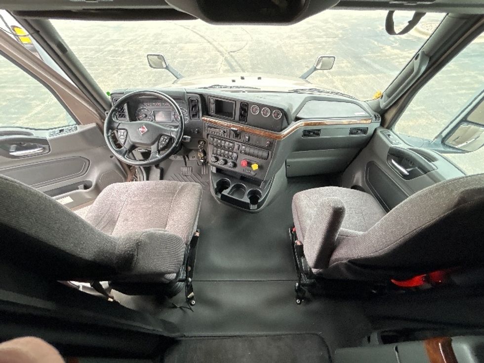 Sleeper Tractor-Heavy Duty Tractors-International-2022-LT625-Rothschild-WI-298,040\n\t\tmiles-$ 71,500 - Image 12