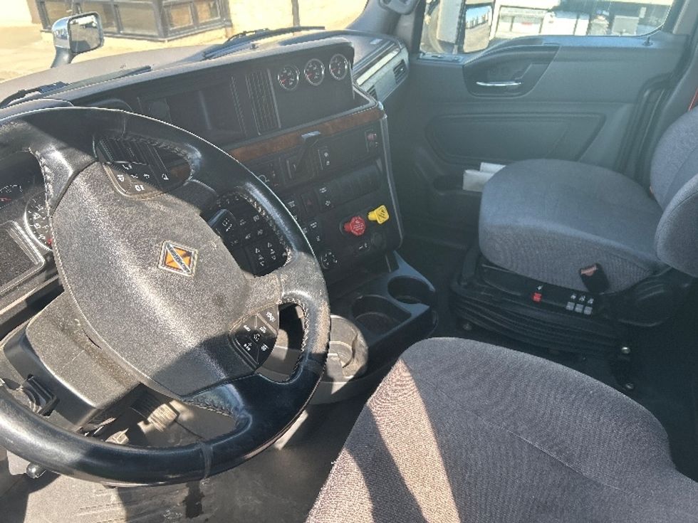 Sleeper Tractor-Heavy Duty Tractors-International-2022-LT625-Rothschild-WI-306,732\n\t\tmiles-$ 61,750 - Image 10