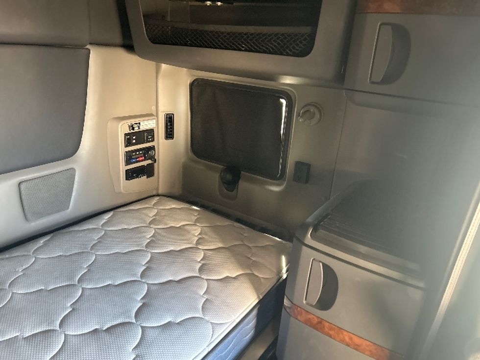 Sleeper Tractor-Heavy Duty Tractors-International-2022-LT625-Rothschild-WI-306,732\n\t\tmiles-$ 61,750 - Image 18