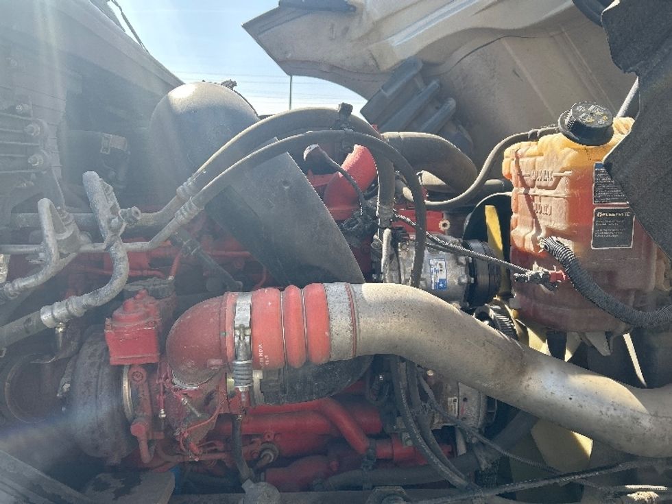 Sleeper Tractor-Heavy Duty Tractors-International-2022-LT625-Rothschild-WI-306,732\n\t\tmiles-$ 61,750 - Image 20