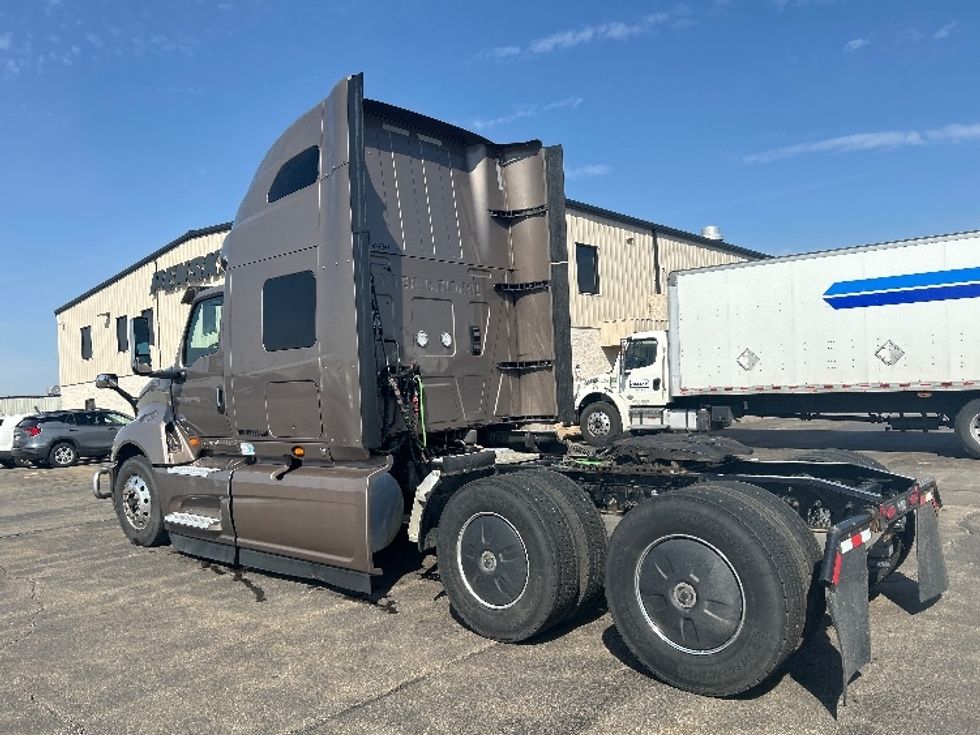 Sleeper Tractor-Heavy Duty Tractors-International-2022-LT625-Rothschild-WI-306,732\n\t\tmiles-$ 61,750 - Image 5