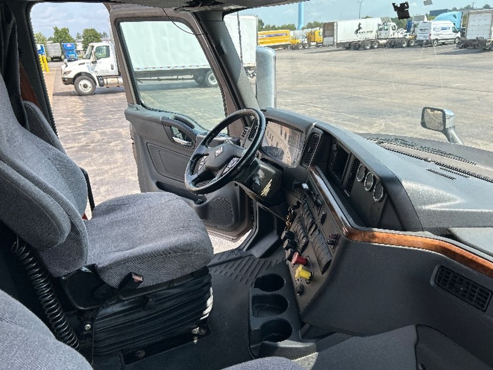 Sleeper Tractor-Heavy Duty Tractors-International-2022-LT625-Rothschild-WI-358,938\n\t\tmiles-$ 69,750 - Image 15