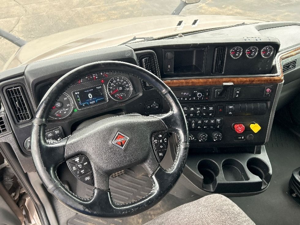 Sleeper Tractor-Heavy Duty Tractors-International-2022-LT625-Rothschild-WI-420,950\n\t\tmiles-$ 61,000 - Image 11