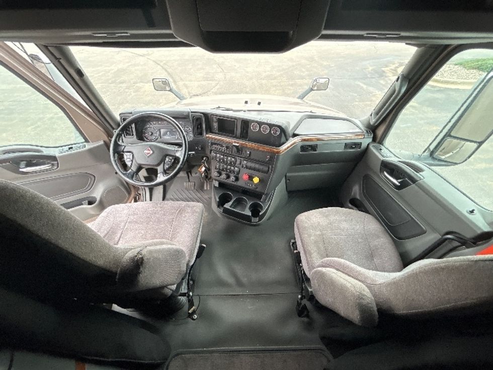 Sleeper Tractor-Heavy Duty Tractors-International-2022-LT625-Rothschild-WI-420,950\n\t\tmiles-$ 61,000 - Image 12