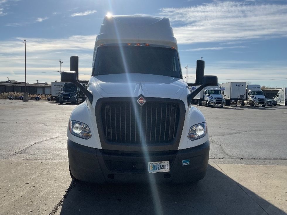 Sleeper Tractor-Heavy Duty Tractors-International-2022-LT625-Rothschild-WI-580,504\n\t\tmiles-$ 44,250 - Image 2