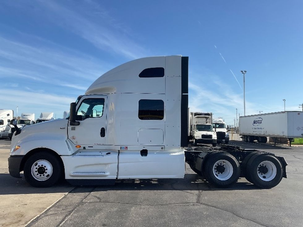 Sleeper Tractor-Heavy Duty Tractors-International-2022-LT625-Rothschild-WI-580,504\n\t\tmiles-$ 44,250 - Image 4