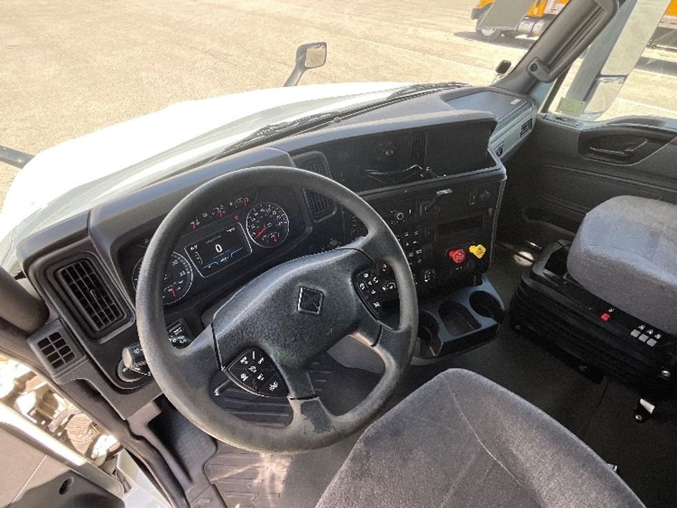 Sleeper Tractor-Heavy Duty Tractors-International-2022-LT625-Salt Lake City-UT-484,252\n\t\tmiles-$ 36,750 - Image 10