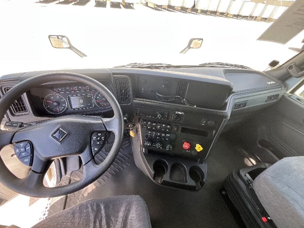 Sleeper Tractor-Heavy Duty Tractors-International-2022-LT625-Salt Lake City-UT-484,252\n\t\tmiles-$ 36,750 - Image 11