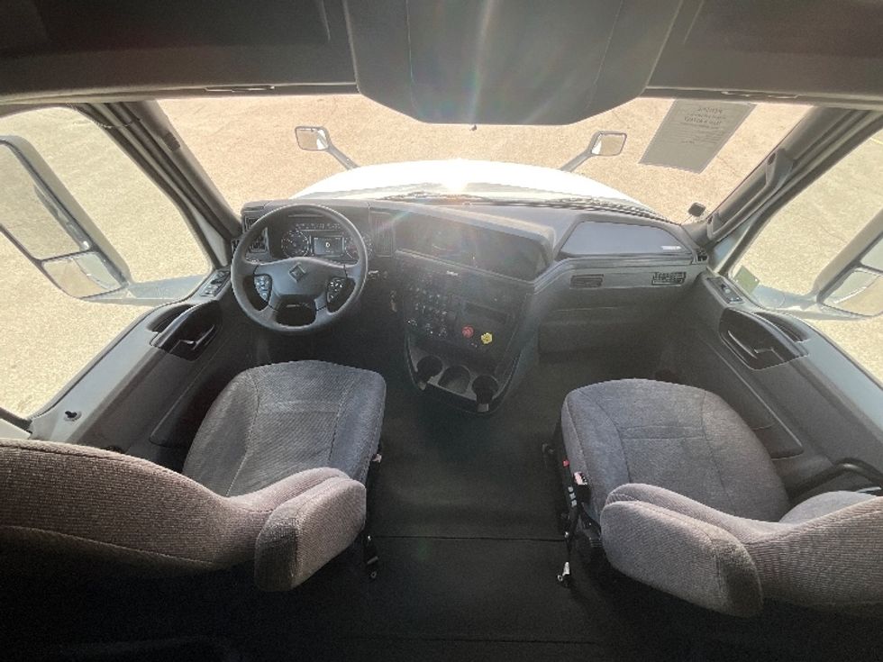 Sleeper Tractor-Heavy Duty Tractors-International-2022-LT625-Salt Lake City-UT-484,252\n\t\tmiles-$ 36,750 - Image 12