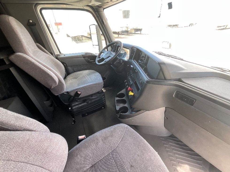 Sleeper Tractor-Heavy Duty Tractors-International-2022-LT625-Salt Lake City-UT-484,252\n\t\tmiles-$ 36,750 - Image 15