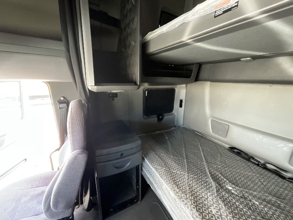 Sleeper Tractor-Heavy Duty Tractors-International-2022-LT625-Salt Lake City-UT-484,252\n\t\tmiles-$ 36,750 - Image 19