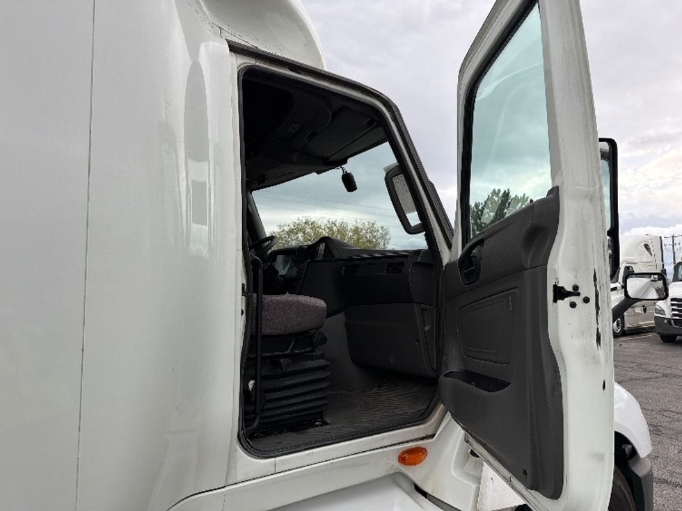 Sleeper Tractor-Heavy Duty Tractors-International-2022-LT625-Salt Lake City-UT-651,256\n\t\tmiles-$ 46,750 - Image 13