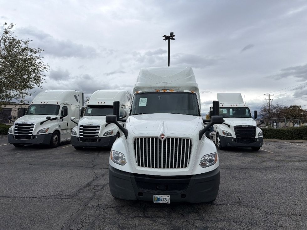 Sleeper Tractor-Heavy Duty Tractors-International-2022-LT625-Salt Lake City-UT-651,256\n\t\tmiles-$ 46,750 - Image 2