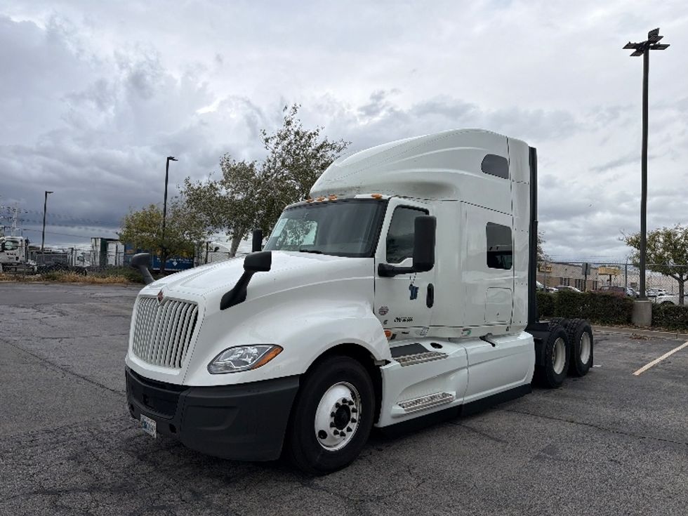 Sleeper Tractor-Heavy Duty Tractors-International-2022-LT625-Salt Lake City-UT-651,256\n\t\tmiles-$ 46,750 - Image 3