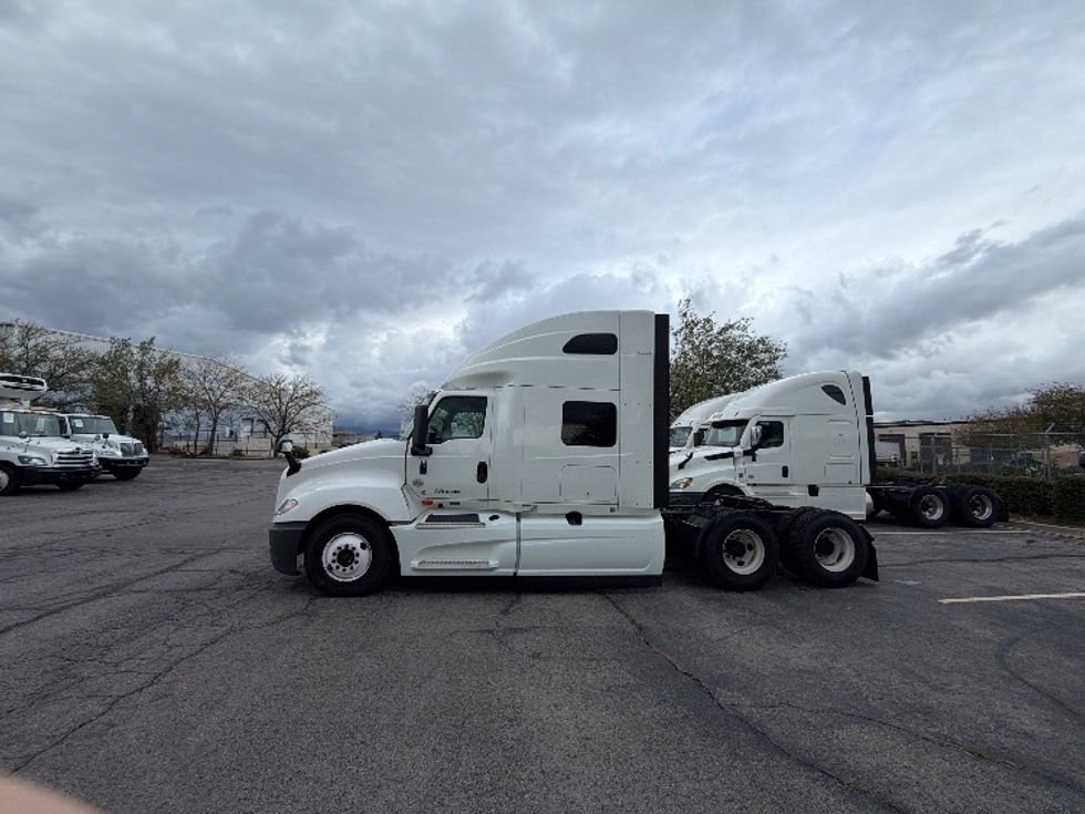 Sleeper Tractor-Heavy Duty Tractors-International-2022-LT625-Salt Lake City-UT-651,256\n\t\tmiles-$ 46,750 - Image 4