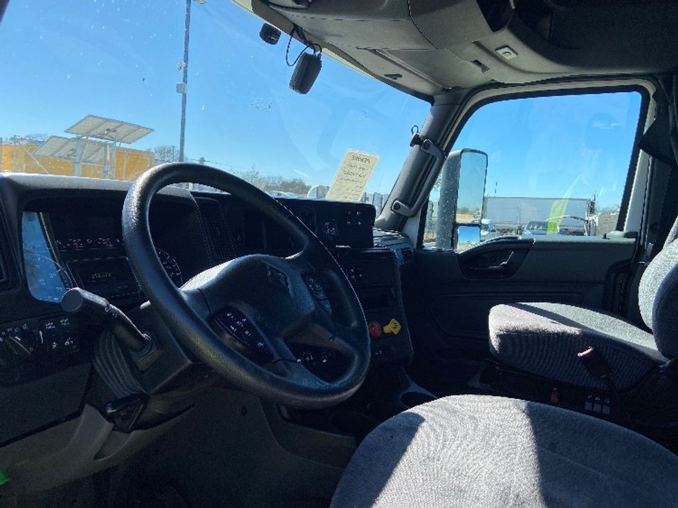 Sleeper Tractor-Heavy Duty Tractors-International-2022-LT625-San Antonio-TX-312,613\n\t\tmiles-$ 72,000 - Image 10