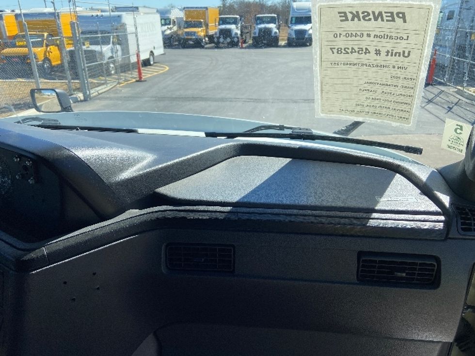 Sleeper Tractor-Heavy Duty Tractors-International-2022-LT625-San Antonio-TX-312,613\n\t\tmiles-$ 72,000 - Image 14