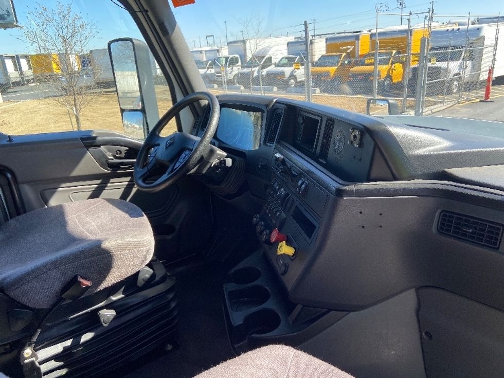 Sleeper Tractor-Heavy Duty Tractors-International-2022-LT625-San Antonio-TX-312,613\n\t\tmiles-$ 72,000 - Image 15