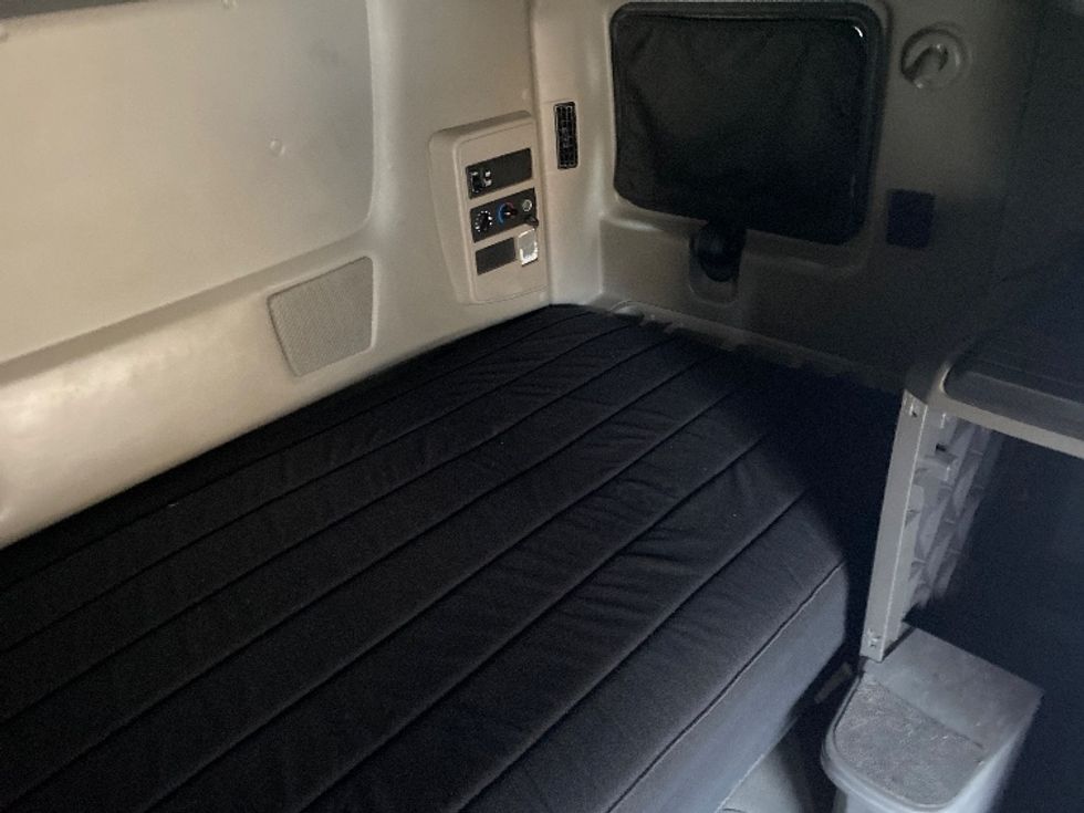 Sleeper Tractor-Heavy Duty Tractors-International-2022-LT625-San Antonio-TX-555,401\n\t\tmiles-$ 51,500 - Image 16