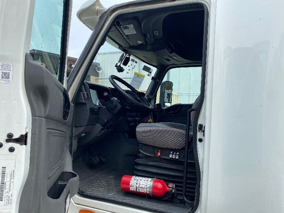 Sleeper Tractor-Heavy Duty Tractors-International-2022-LT625-San Antonio-TX-555,401\n\t\tmiles-$ 51,500 - Image 8
