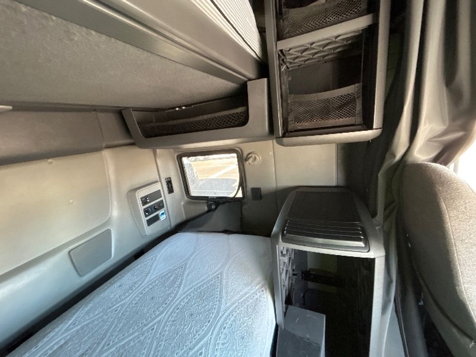 Sleeper Tractor-Heavy Duty Tractors-International-2022-LT625-San Antonio-TX-608,271\n\t\tmiles-$ 46,000 - Image 18