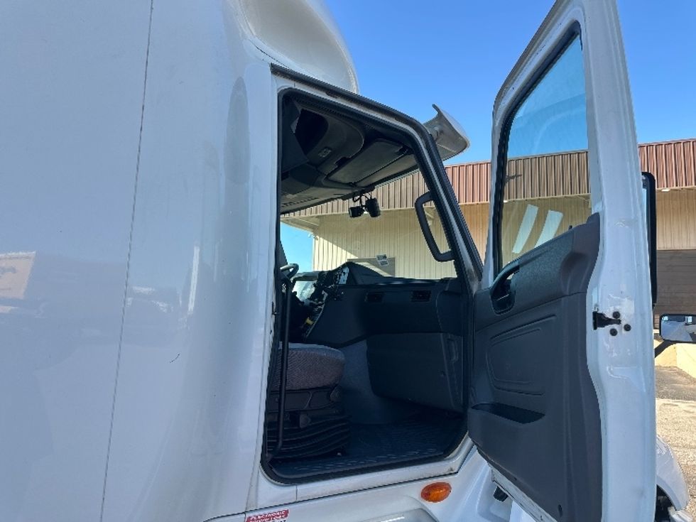 Sleeper Tractor-Heavy Duty Tractors-International-2022-LT625-San Antonio-TX-653,691\n\t\tmiles-$ 41,500 - Image 11