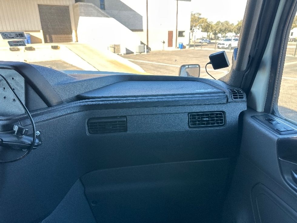 Sleeper Tractor-Heavy Duty Tractors-International-2022-LT625-San Antonio-TX-653,691\n\t\tmiles-$ 41,500 - Image 12