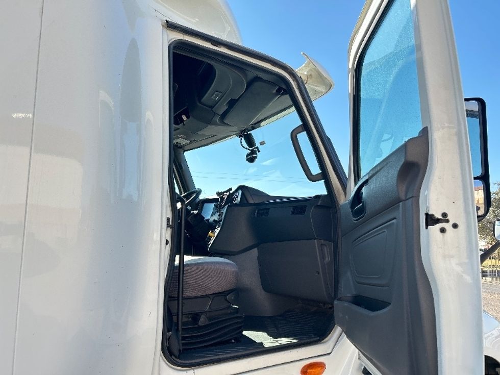 Sleeper Tractor-Heavy Duty Tractors-International-2022-LT625-San Antonio-TX-691,523\n\t\tmiles-$ 37,750 - Image 13