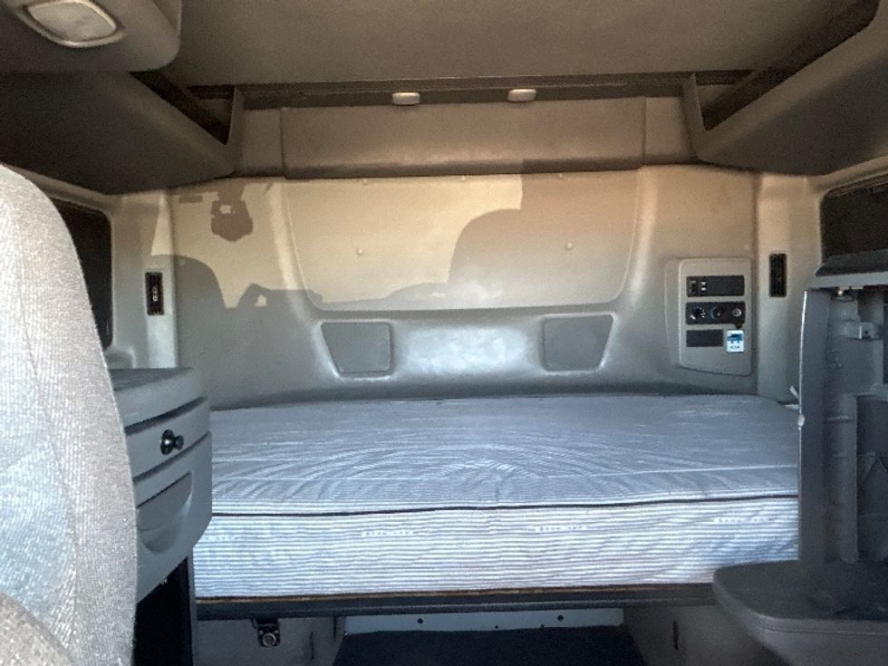 Sleeper Tractor-Heavy Duty Tractors-International-2022-LT625-San Antonio-TX-691,523\n\t\tmiles-$ 37,750 - Image 16